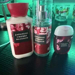 Bath & Body Works Japanese Cherry Blossom Set - Red and White